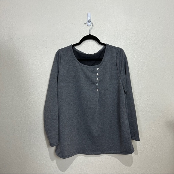698 Size 12 NWT Gray Pullover with Decorative Buttons BloomChic - Picture 4 of 4